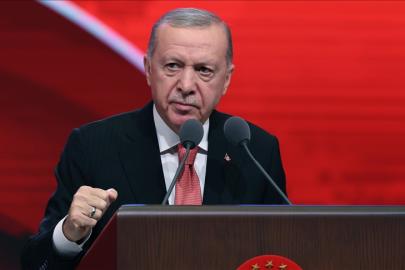 Cumhurbaşkanı Erdoğan: Rakiplerimiz koltuk kavgası veriyor, biz Türkiye'yi geleceğe hazırlıyoruz 