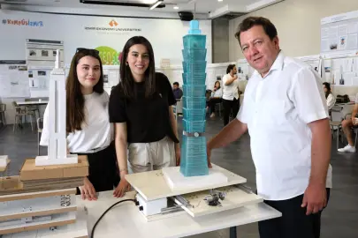 Geleceğin mühendislerinden dev yapılara ‘deprem’ testi! Dünyaca ünlü 22 binaya ‘deprem’ simülasyonu