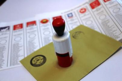 Yarın seçim var! Üç ilde sandık kurulacak: İşte oy pusulasındaki sıralama