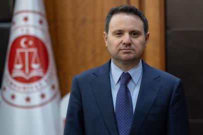 Bakan Gürlek: Bağış güveninin istismarına izin vermeyeceğiz