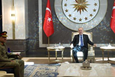 Cumhurbaşkanı Erdoğan, Pakistan Savunma Kuvvetleri Komutanı'nı kabul etti