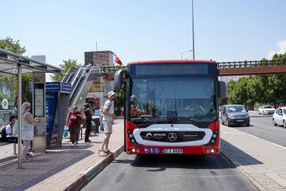 Büyükşehir: Toplu taşıma araçlarının durakta bekleyen yolcuyu almadan geçme hakkı yok