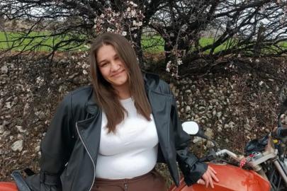 Otomobille çarpışan motosikletin sürücüsü Nehir, hayatını kaybetti