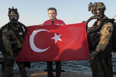 Selçuk Bayraktar, SAT ve SAS komandolarıyla bir araya geldi